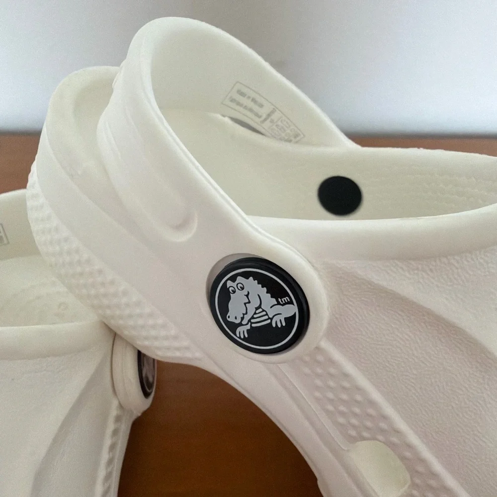 White Iconic CROCS Toddler Clogs - Cute Crocodile Detail , Comfy & Casual - 7C